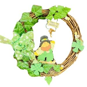 Vintage St Patricks Day Wreath Handmade Grapevine Wooden Leprechaun Gold Coins